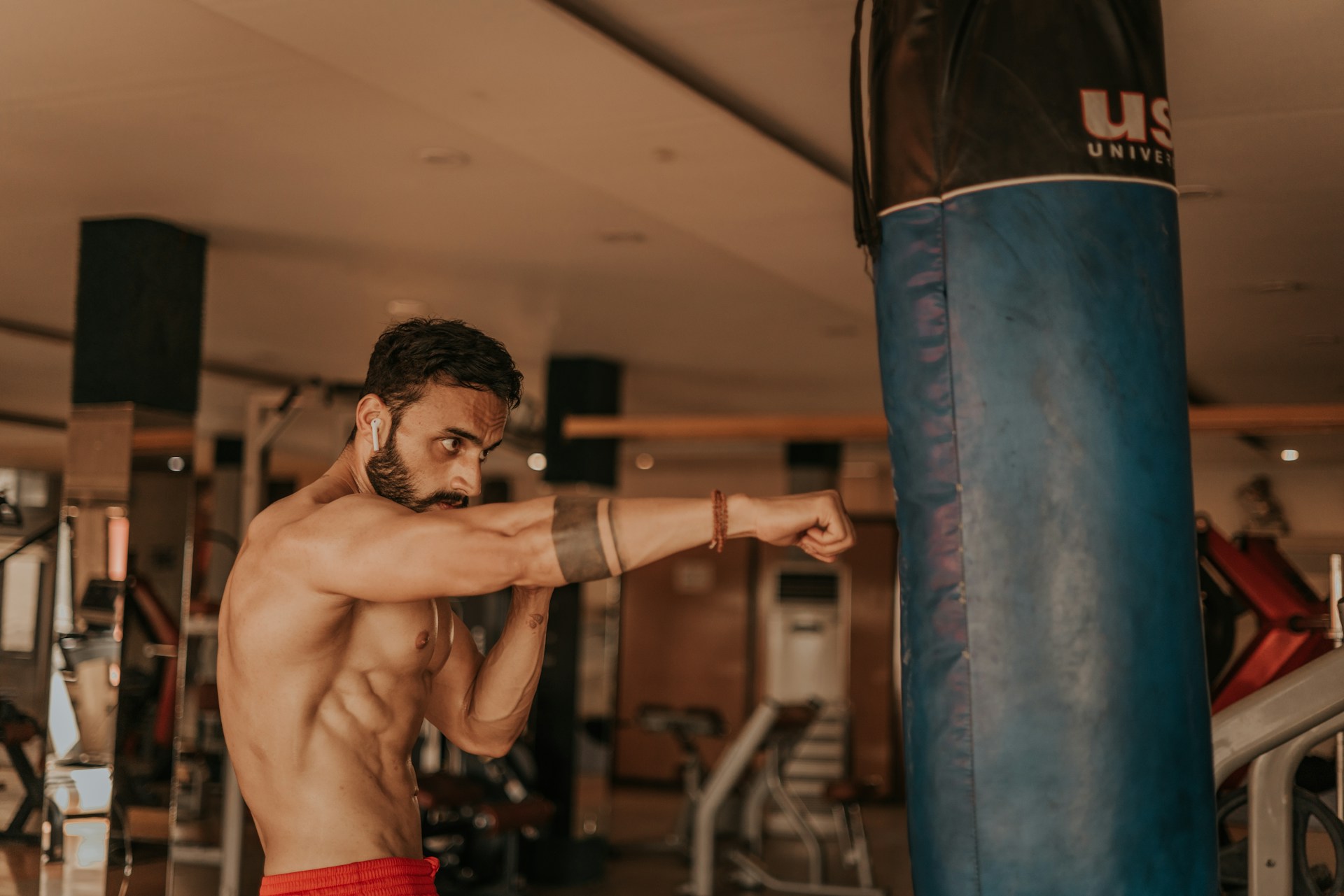 Boxing Shop -Boxing Shop dollar gill YYWSnYApZ6o unsplash