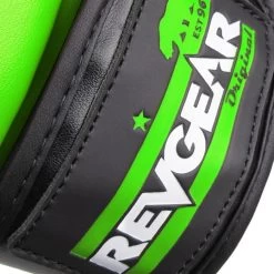 Revgear PINNACLE MMA SPARRING GLOVES - BLACK/GREEN -Boxing Shop revgear pinnacle mma sparring gloves blackgreen 900556