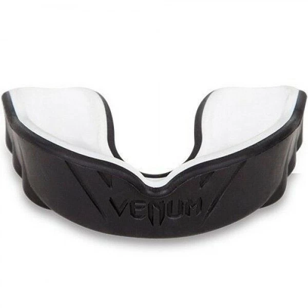 Venum Challenger Mouthguard 3 Venum Challenger Mouthguard - Image 3